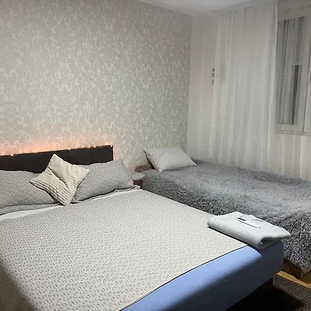 Lana Apartment *